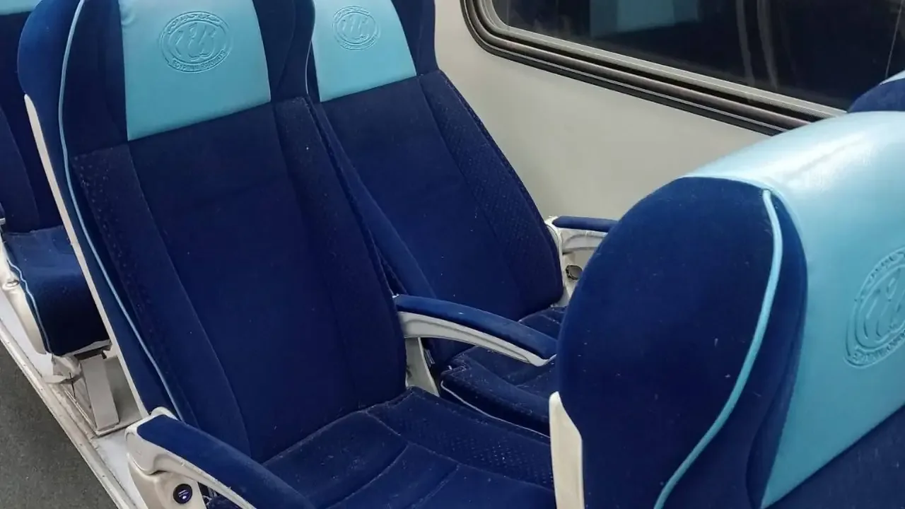 مقاعد قطار أبو الهول درجة ثانية المتحركة