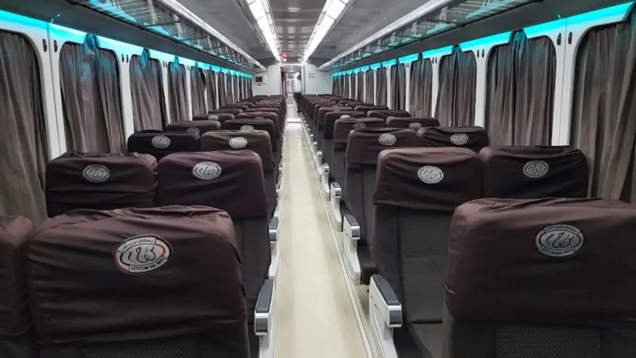مقاعد قطار VIP درجة ثانية